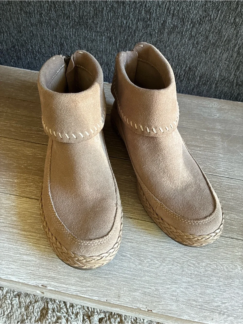 Women’s UGG Varney Tan Suede Ankle Boots Moccasins